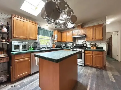 127 Rojay Lane Richlands NC 28574