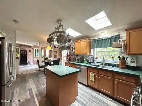 127 Rojay Lane Richlands NC 28574