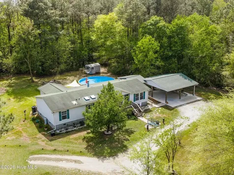 127 Rojay Lane Richlands NC 28574