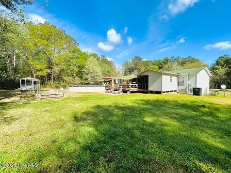 127 Rojay Lane Richlands NC 28574