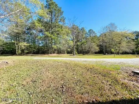 127 Rojay Lane Richlands NC 28574