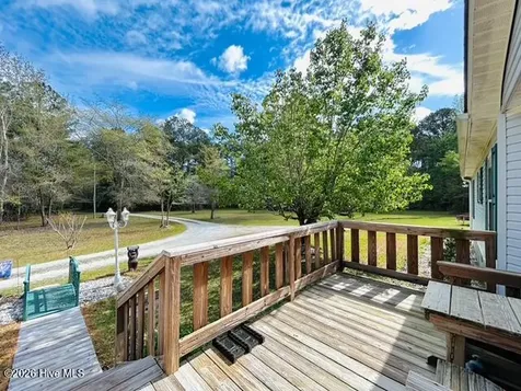 127 Rojay Lane Richlands NC 28574