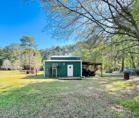 127 Rojay Lane Richlands NC 28574