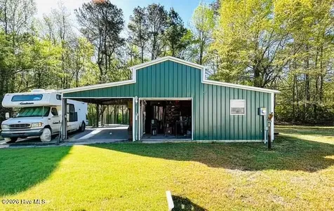 127 Rojay Lane Richlands NC 28574