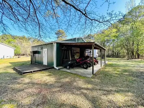 127 Rojay Lane Richlands NC 28574