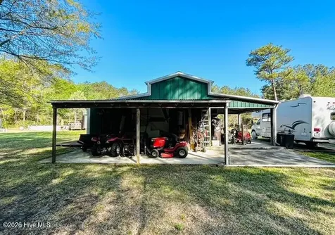 127 Rojay Lane Richlands NC 28574