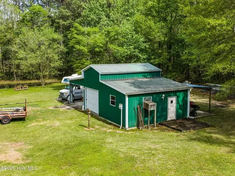 127 Rojay Lane Richlands NC 28574