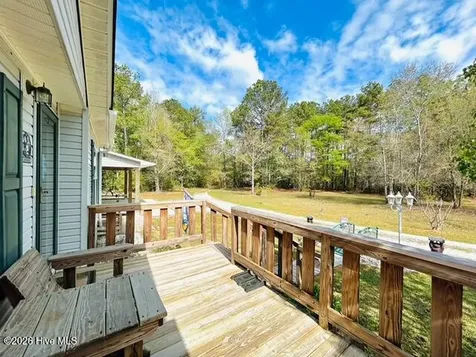 127 Rojay Lane Richlands NC 28574