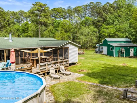 127 Rojay Lane Richlands NC 28574