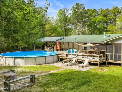 127 Rojay Lane Richlands NC 28574
