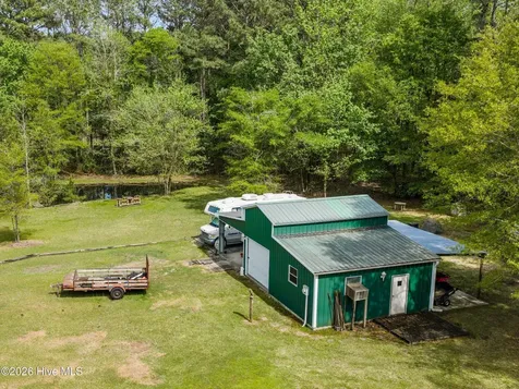 127 Rojay Lane Richlands NC 28574