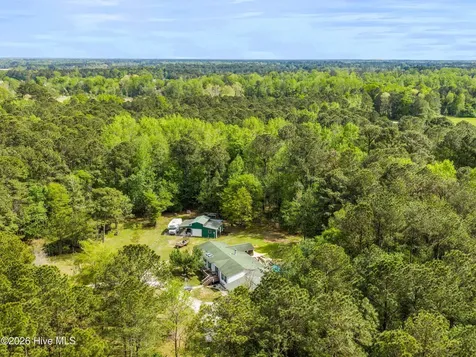 127 Rojay Lane Richlands NC 28574