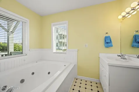 2901 Pointe West Drive Emerald Isle NC 28594