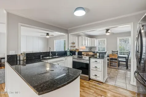 428 Holly Street Emerald Isle NC 28594