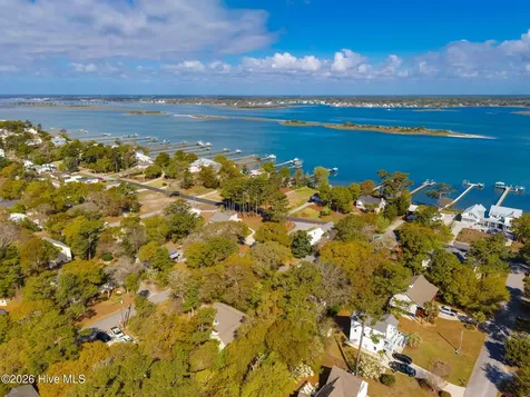 428 Holly Street Emerald Isle NC 28594