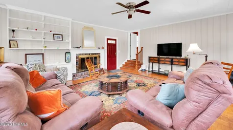 1902 Sherwood Drive Greenville NC 27858