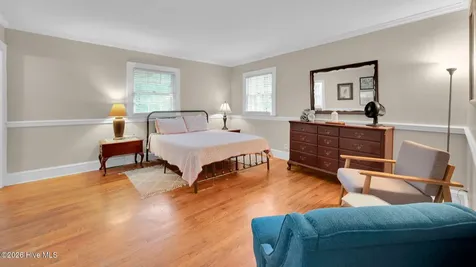 1902 Sherwood Drive Greenville NC 27858