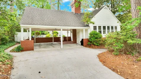 1902 Sherwood Drive Greenville NC 27858