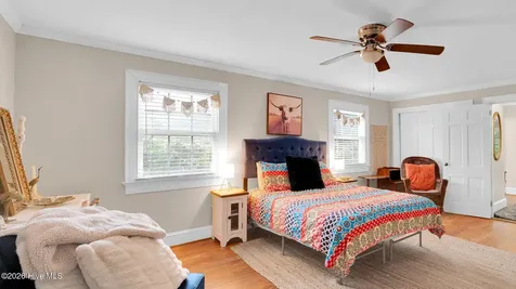 1902 Sherwood Drive Greenville NC 27858
