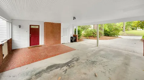 1902 Sherwood Drive Greenville NC 27858