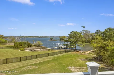 106 Elizabeth Way Court Swansboro NC 28584