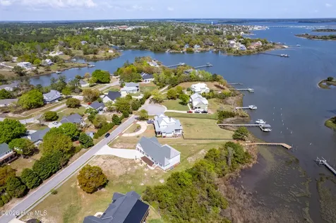 106 Elizabeth Way Court Swansboro NC 28584