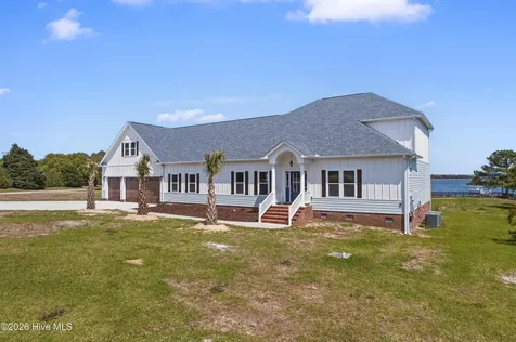 106 Elizabeth Way Court Swansboro NC 28584