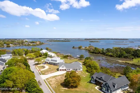 106 Elizabeth Way Court Swansboro NC 28584