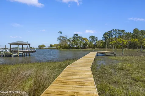 106 Elizabeth Way Court Swansboro NC 28584