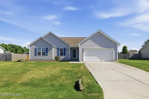 202 High Meadow Court Richlands NC 28574