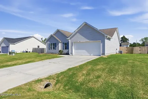 202 High Meadow Court Richlands NC 28574