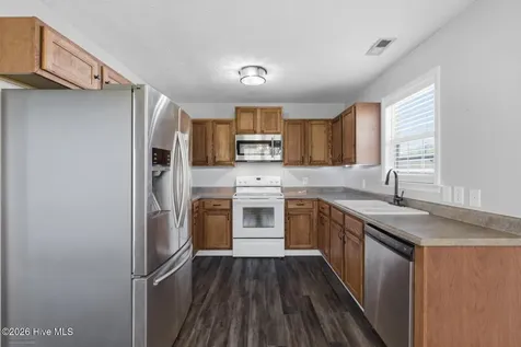 202 High Meadow Court Richlands NC 28574