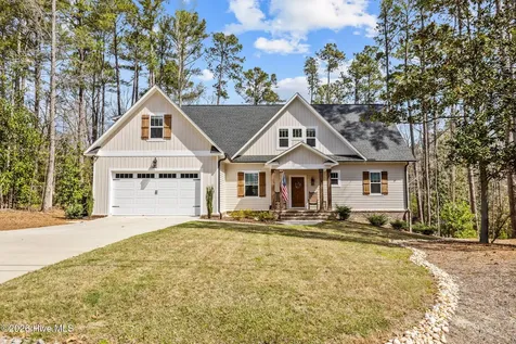182 Lakeview Drive Whispering Pines NC 28327
