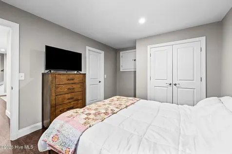 182 Lakeview Drive Whispering Pines NC 28327