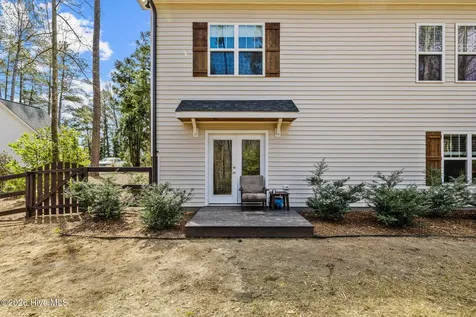 182 Lakeview Drive Whispering Pines NC 28327