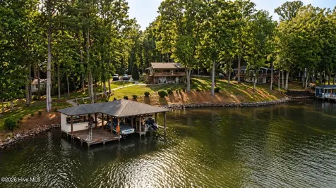 118 Paradise Point Macon NC 27551