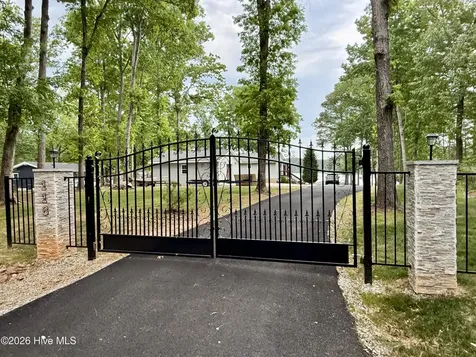 118 Paradise Point Macon NC 27551