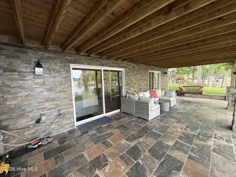 118 Paradise Point Macon NC 27551