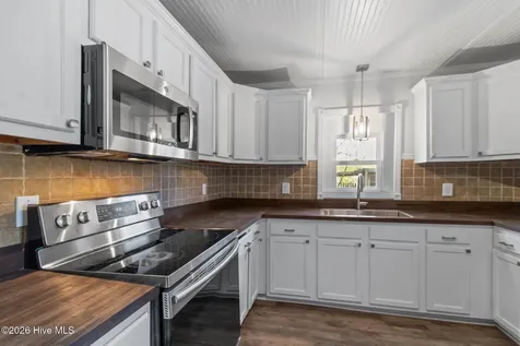 800 Little John Avenue Jacksonville NC 28546
