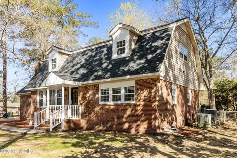 800 Little John Avenue Jacksonville NC 28546