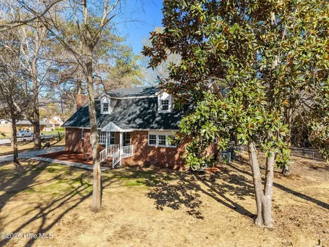 800 Little John Avenue Jacksonville NC 28546
