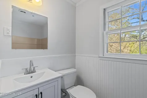 800 Little John Avenue Jacksonville NC 28546