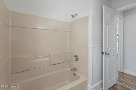 800 Little John Avenue Jacksonville NC 28546