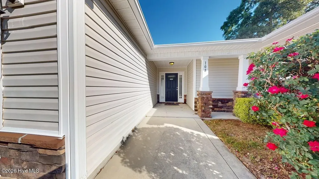 108 Braeburn Boulevard Richlands NC 28574