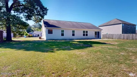 108 Braeburn Boulevard Richlands NC 28574