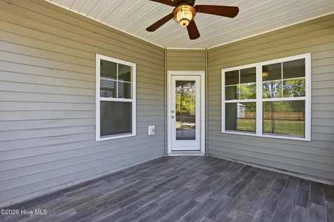 90 W Bailey Lane Hampstead NC 28443