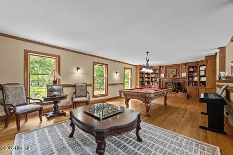 108 Farmington Road Grimesland NC 27837