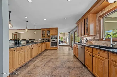 108 Farmington Road Grimesland NC 27837