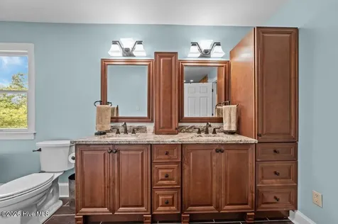 108 Farmington Road Grimesland NC 27837