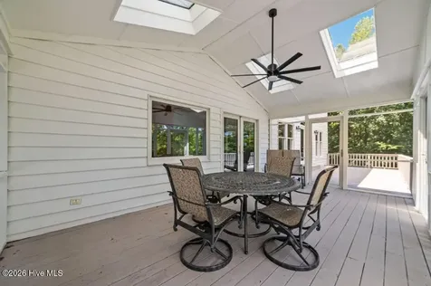 108 Farmington Road Grimesland NC 27837